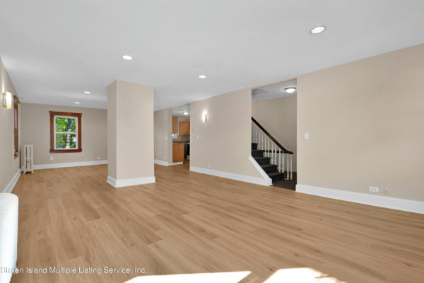 163 BEMENT AVE APT 165, STATEN ISLAND, NY 10310, photo 4 of 33