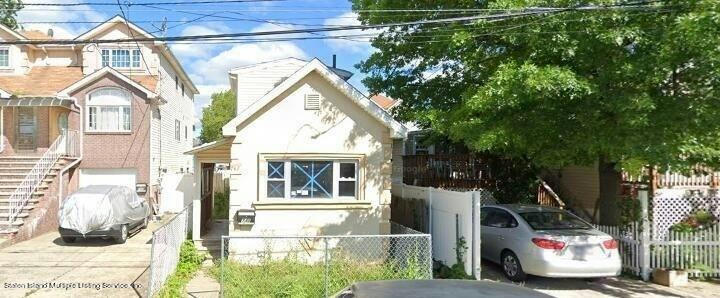 747 PATTERSON AVE, STATEN ISLAND, NY 10306, photo 1 of 9