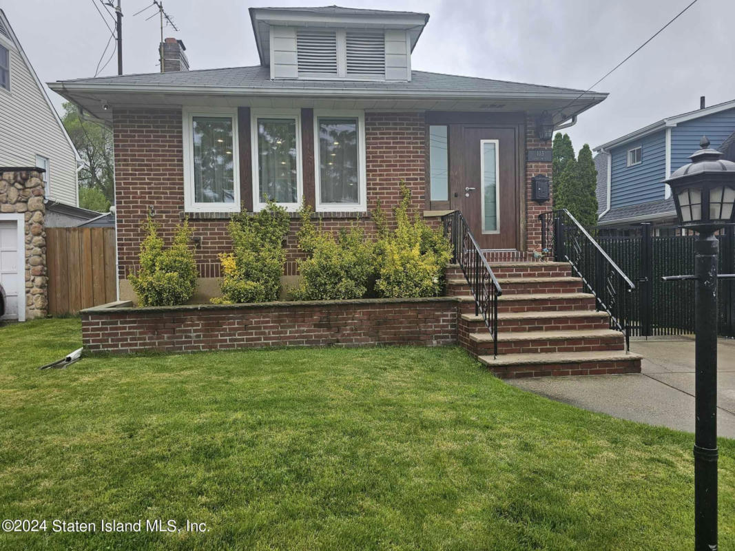 103 CEDARVIEW AVE, STATEN ISLAND, NY 10306, photo 1 of 31